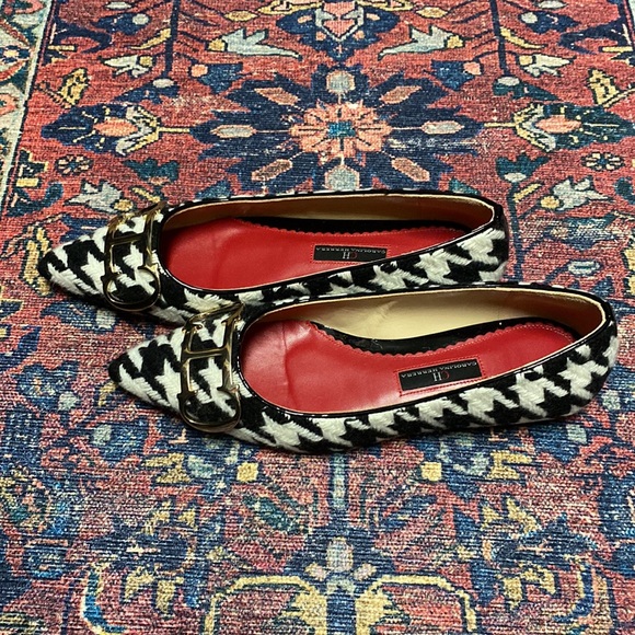 Carolina Herrera Flats - Picture 2 of 5